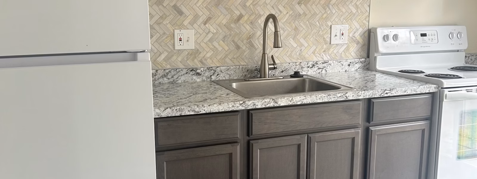 nottingham-court-kitchen-wood-look-flooring-granite-tile-wood