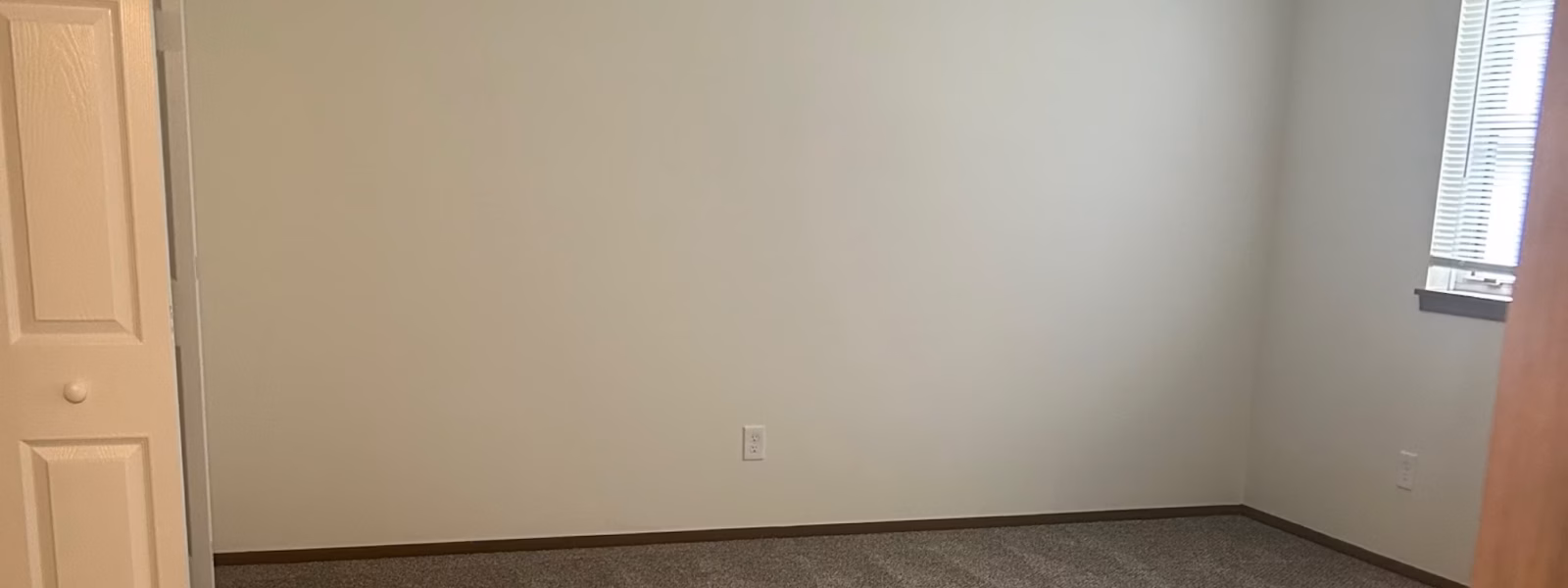 nottingham-court-townhome-carpeted-bedroom-2